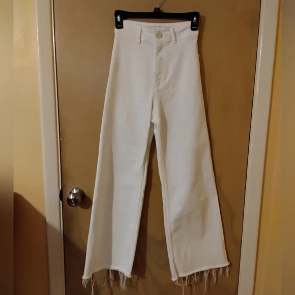 Zara Off-White Frayed Wide-Leg Jeans - Picture 1 of 3